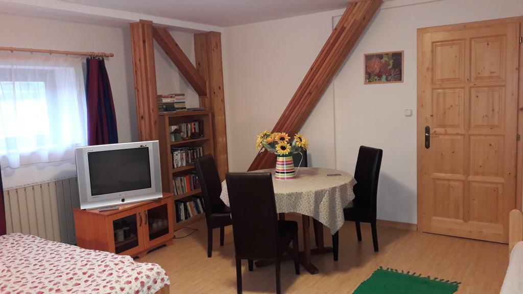 Vecsey Apartman Apartment Егер Екстериор снимка