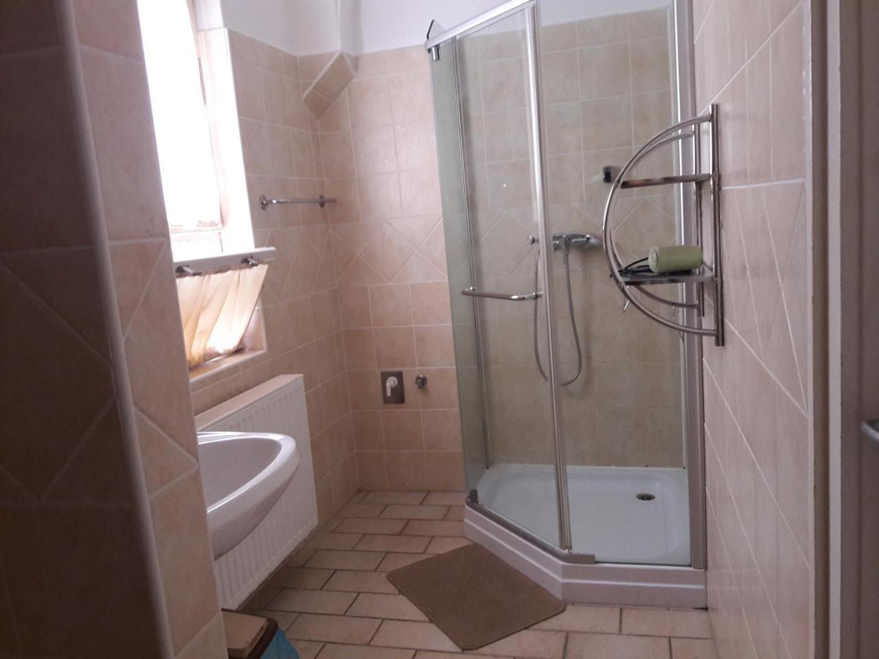 Vecsey Apartman Apartment Егер Екстериор снимка