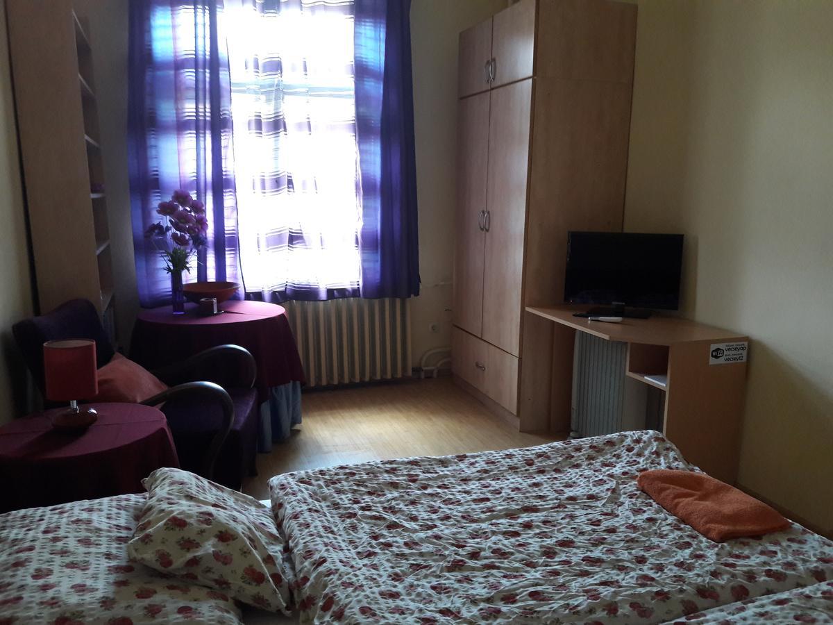 Vecsey Apartman Apartment Егер Екстериор снимка
