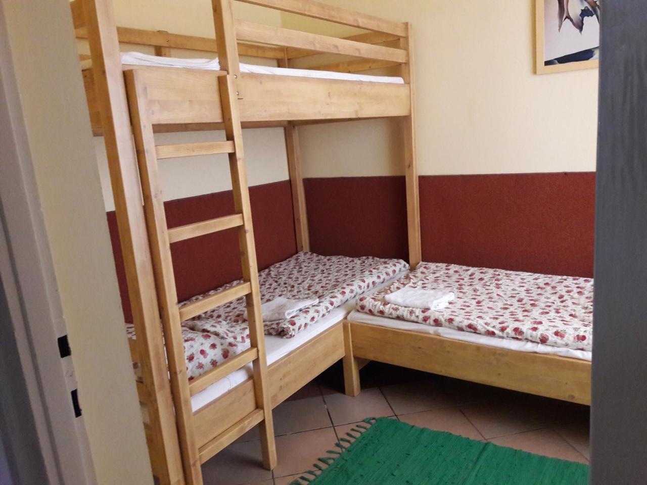 Vecsey Apartman Apartment Егер Екстериор снимка