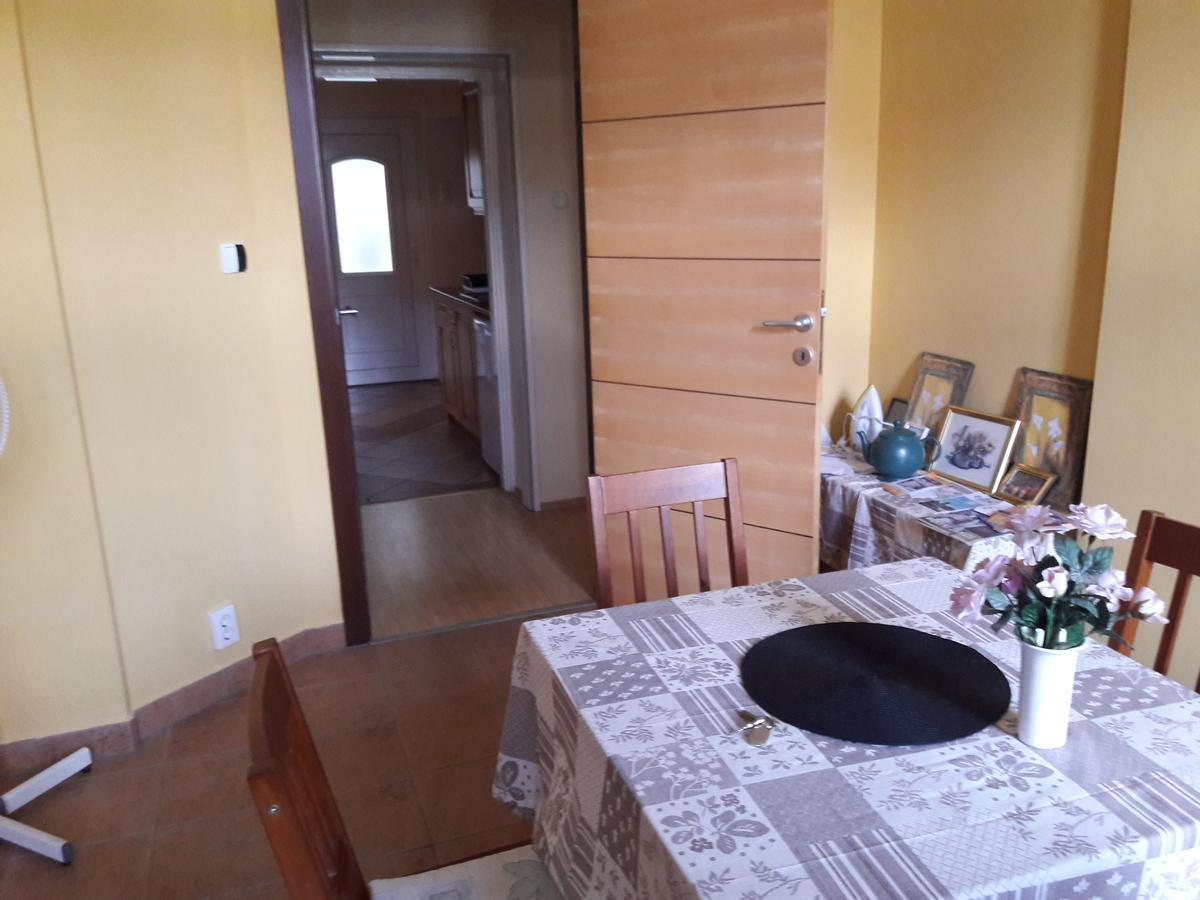 Vecsey Apartman Apartment Егер Екстериор снимка